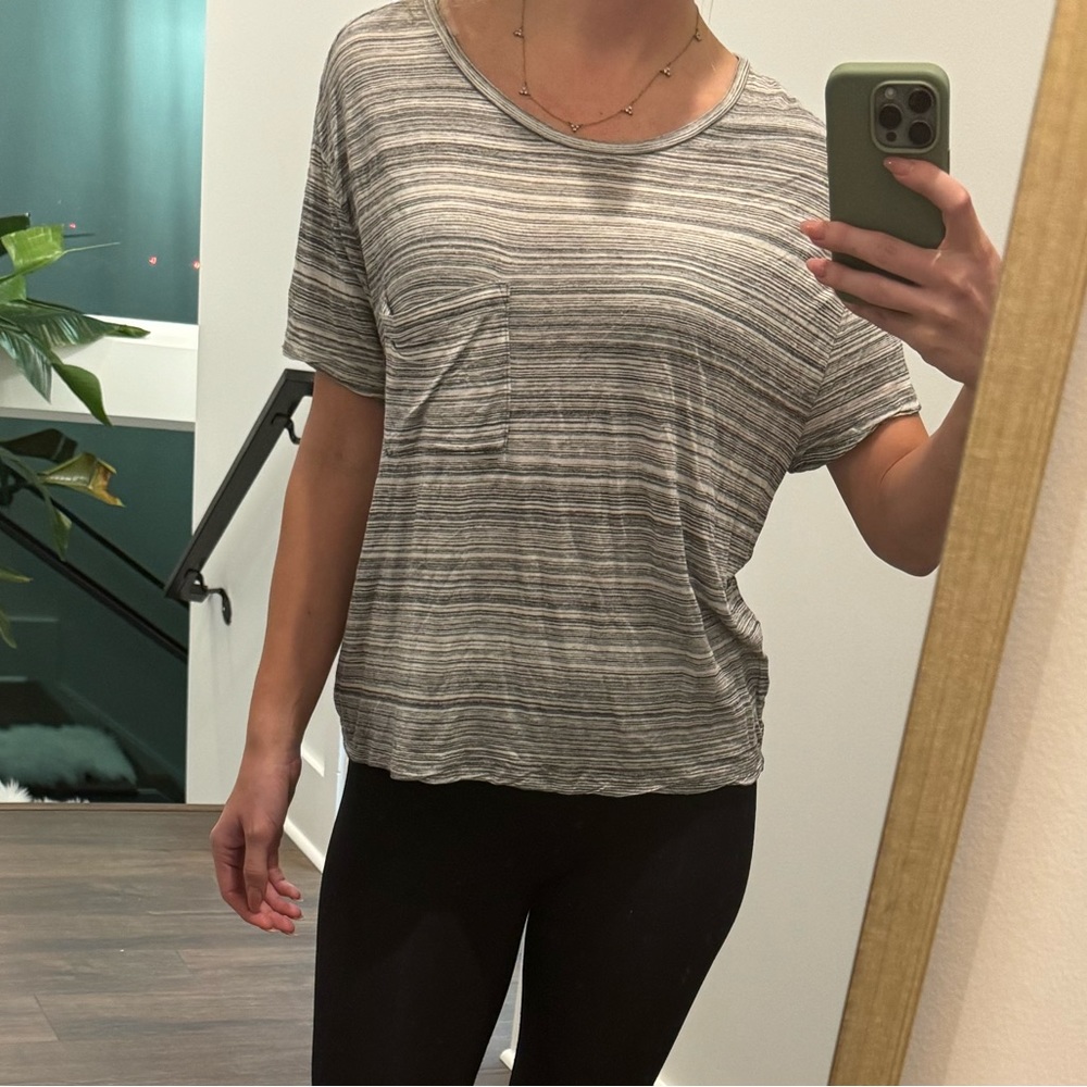 Gap shirt in Medium